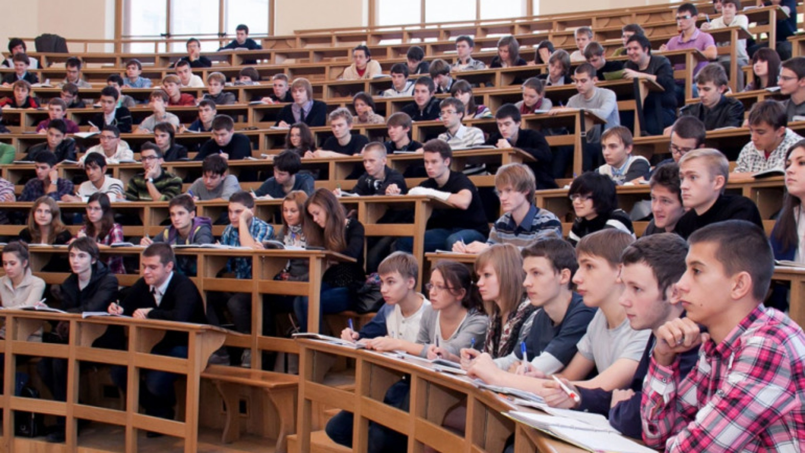 Поступить на высшее. Аудитория университета Политех СПБ. Аудитории в университете СПБГУ. Политех Петра Великого внутри аудитории. Аудитория 1610 МГУ.